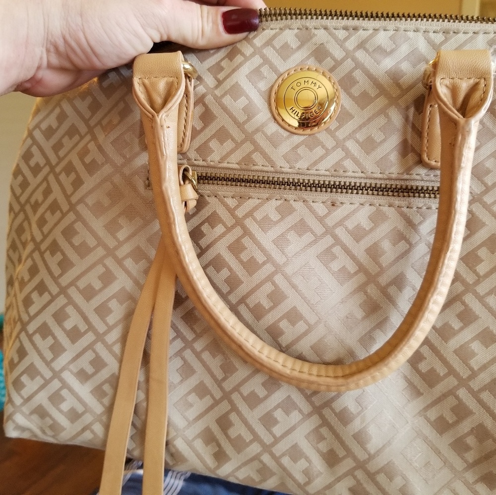Tommy Hilfiger Hand Purse.